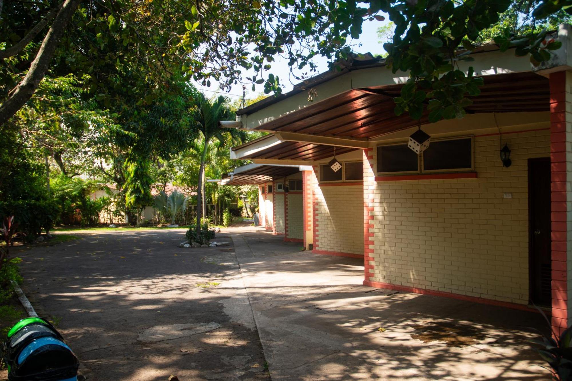 Hotel La Colonia Retalhuleu Luaran gambar